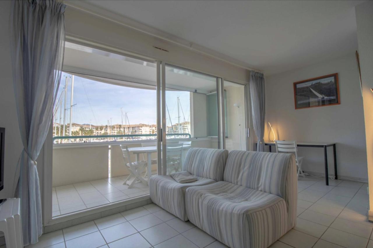 Apartment With Balcony And View On The Port Fréjus Dış mekan fotoğraf