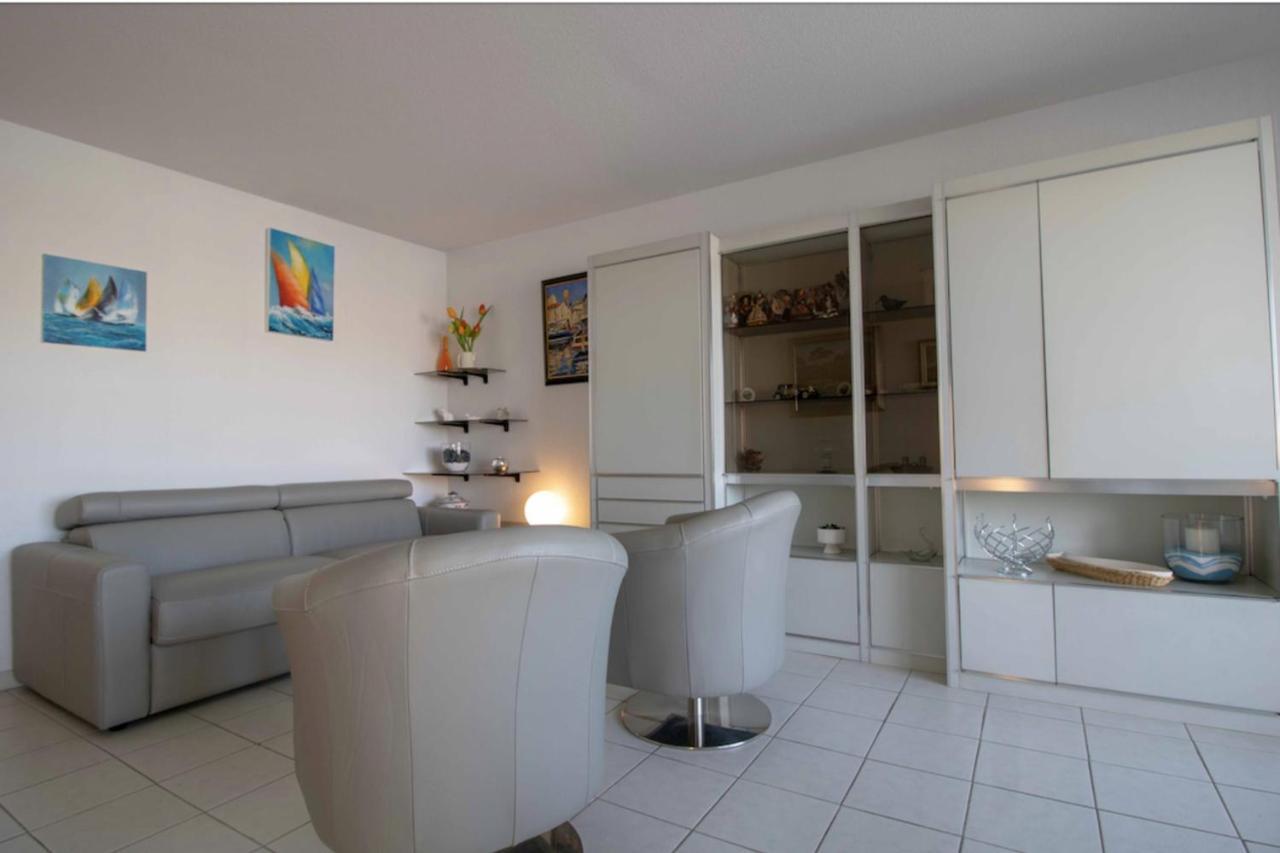 Apartment With Balcony And View On The Port Fréjus Dış mekan fotoğraf